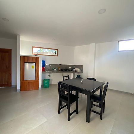 Penguin House Hotel Puerto Villamil Bagian luar foto