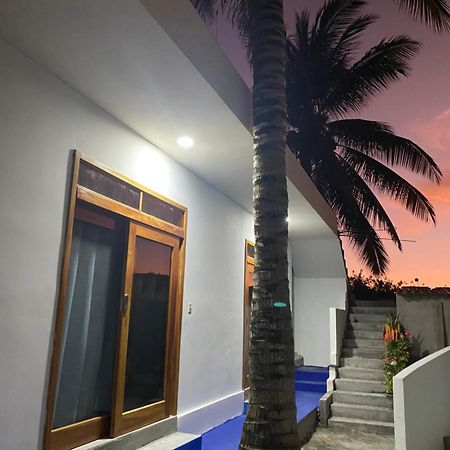 Penguin House Hotel Puerto Villamil Bagian luar foto