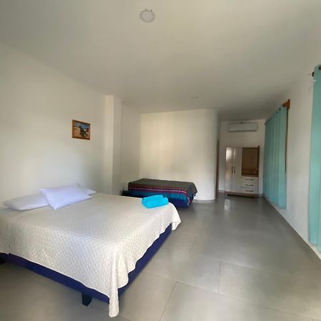 Penguin House Hotel Puerto Villamil Bagian luar foto