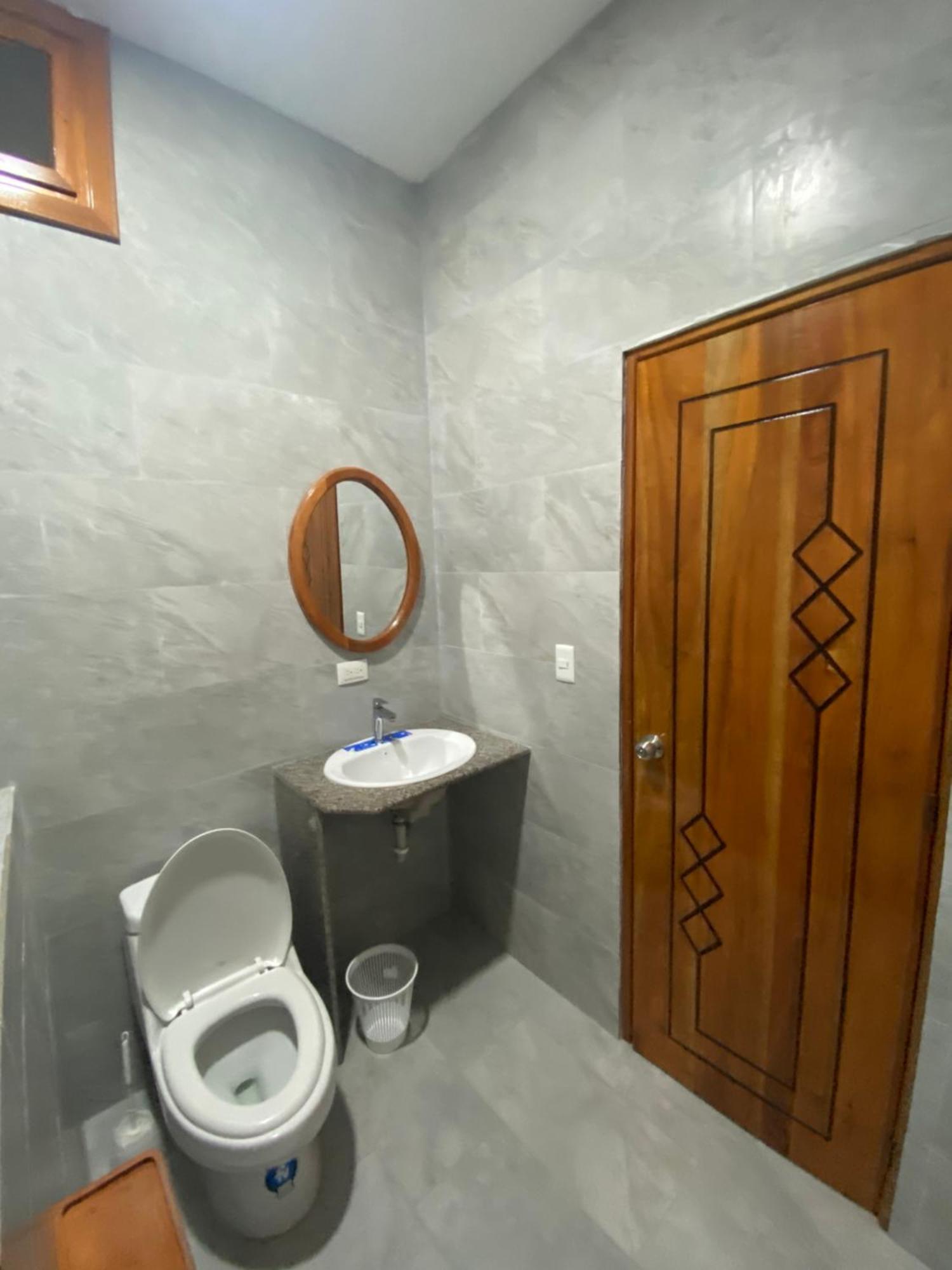 Penguin House Hotel Puerto Villamil Bagian luar foto